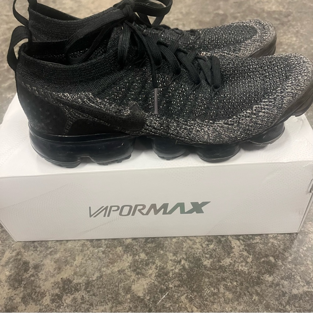 Nike Vapormax 2.0 Knit Black and Gray Men's Athletic Shoes